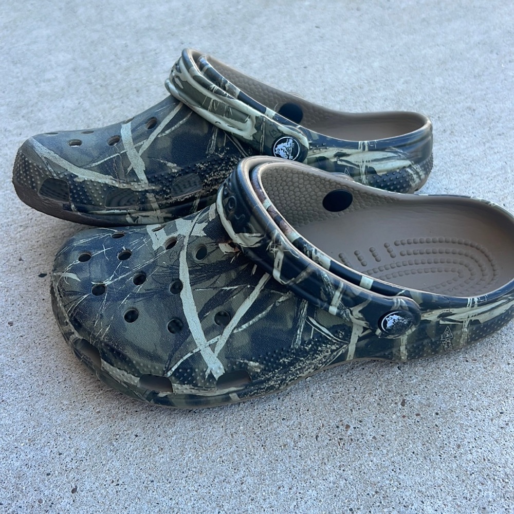Realtree camo boys Crocs 4